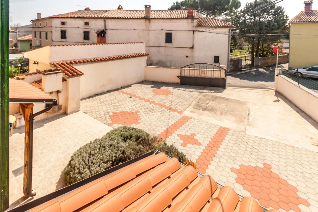 House Krizanic In Marcana, Istria, With 2 Apartments, Total 9 Guests Exterior foto