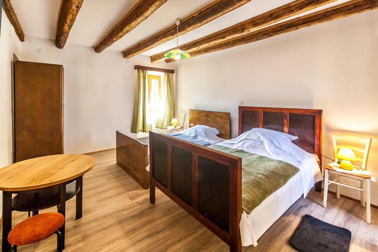House Krizanic In Marcana, Istria, With 2 Apartments, Total 9 Guests Exterior foto