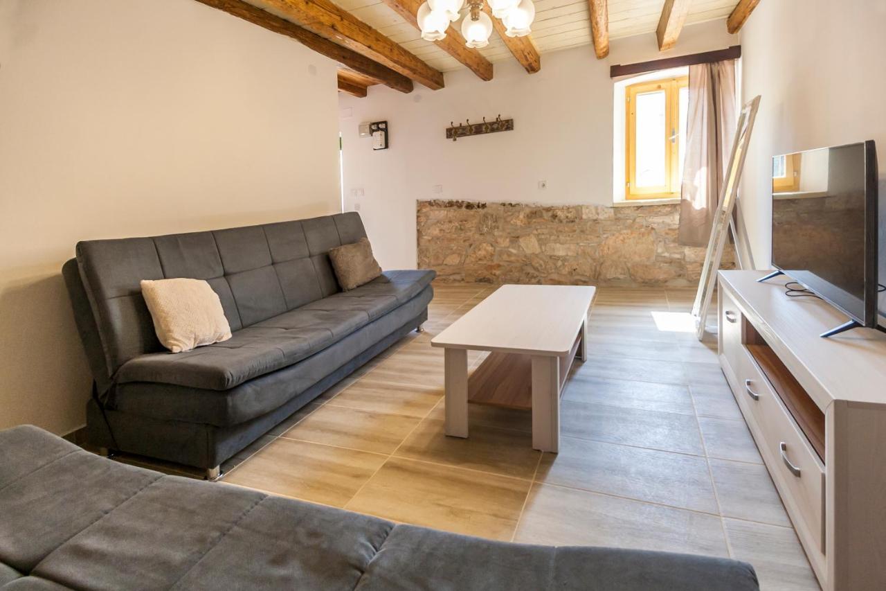 House Krizanic In Marcana, Istria, With 2 Apartments, Total 9 Guests Exterior foto