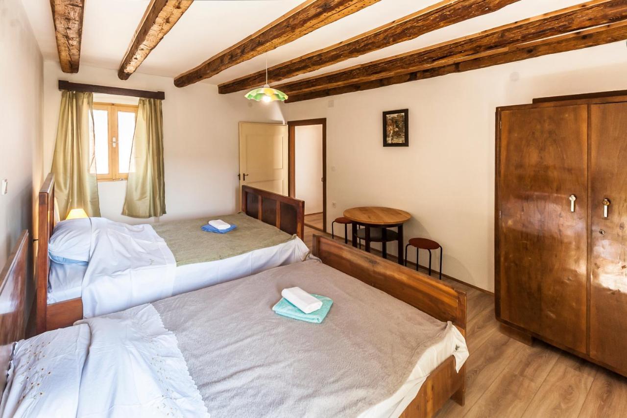 House Krizanic In Marcana, Istria, With 2 Apartments, Total 9 Guests Exterior foto