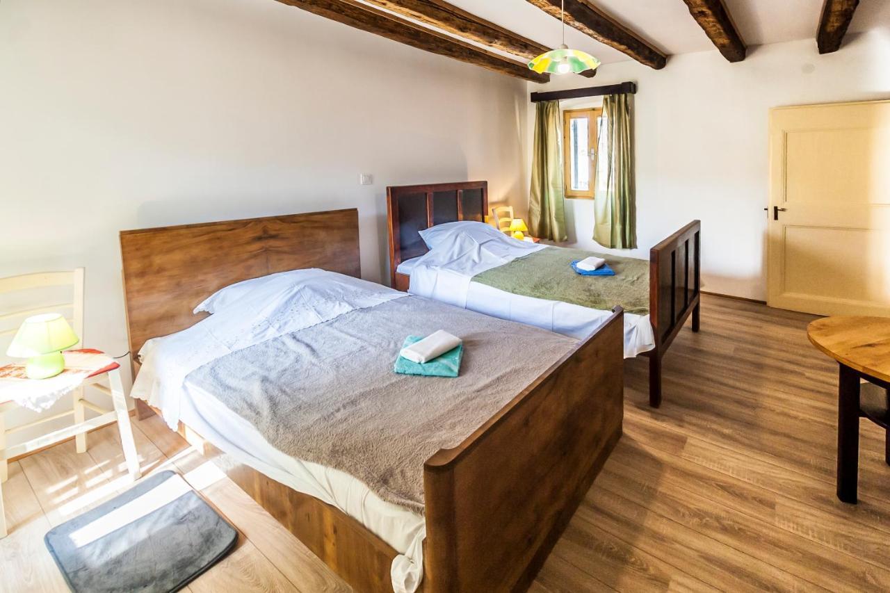 House Krizanic In Marcana, Istria, With 2 Apartments, Total 9 Guests Exterior foto